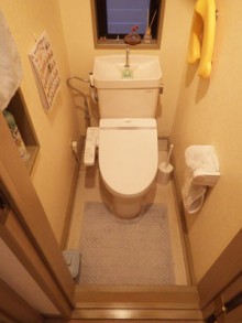 コンパクトなサイズがトイレ空間に広がりをもたらすスタイリッシュトイレ 目黒区I様邸 コンパクトなサイズがトイレ空間に広がりをもたらすスタイリッシュトイレ 目黒区I様邸